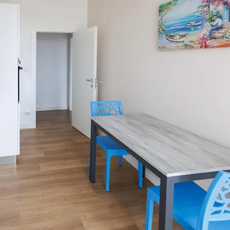 Luisa House バーリ